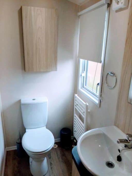Large 4 Person Couples And Family Caravan In Newquay Bay Resort מראה חיצוני תמונה