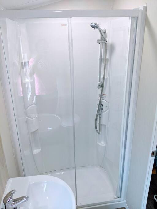 Large 4 Person Couples And Family Caravan In Newquay Bay Resort מראה חיצוני תמונה