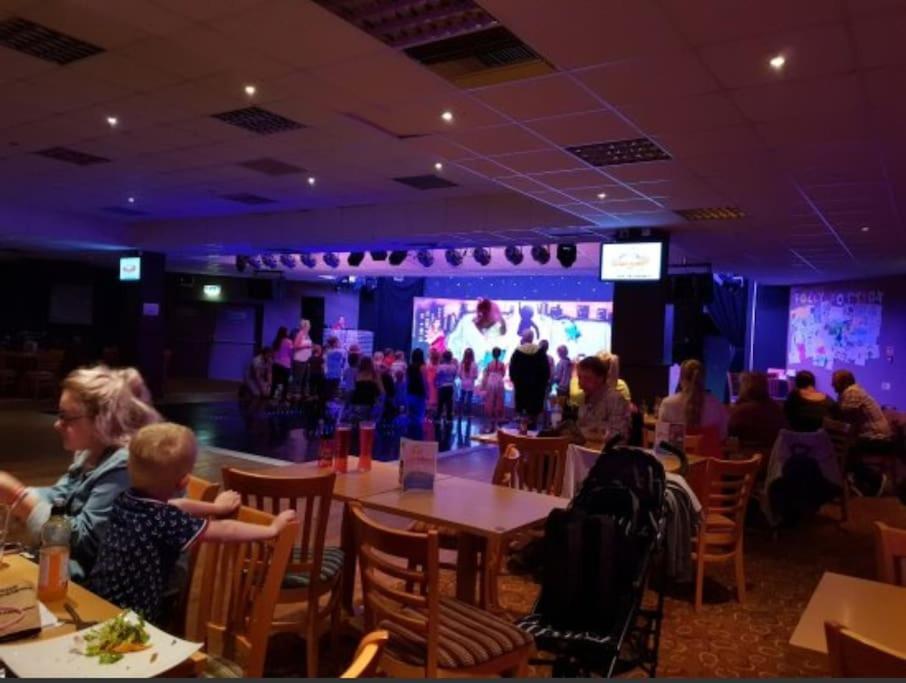 Large 4 Person Couples And Family Caravan In Newquay Bay Resort מראה חיצוני תמונה