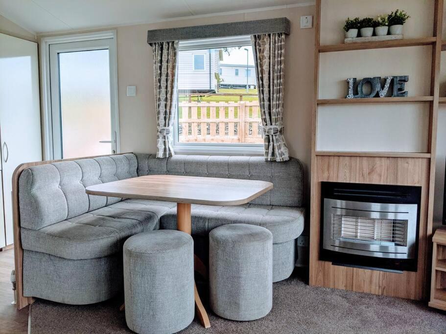 Large 4 Person Couples And Family Caravan In Newquay Bay Resort מראה חיצוני תמונה