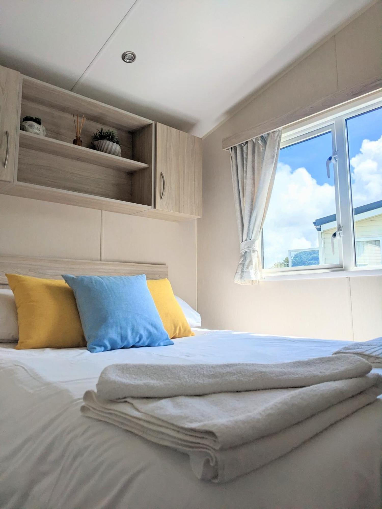 Large 4 Person Couples And Family Caravan In Newquay Bay Resort מראה חיצוני תמונה